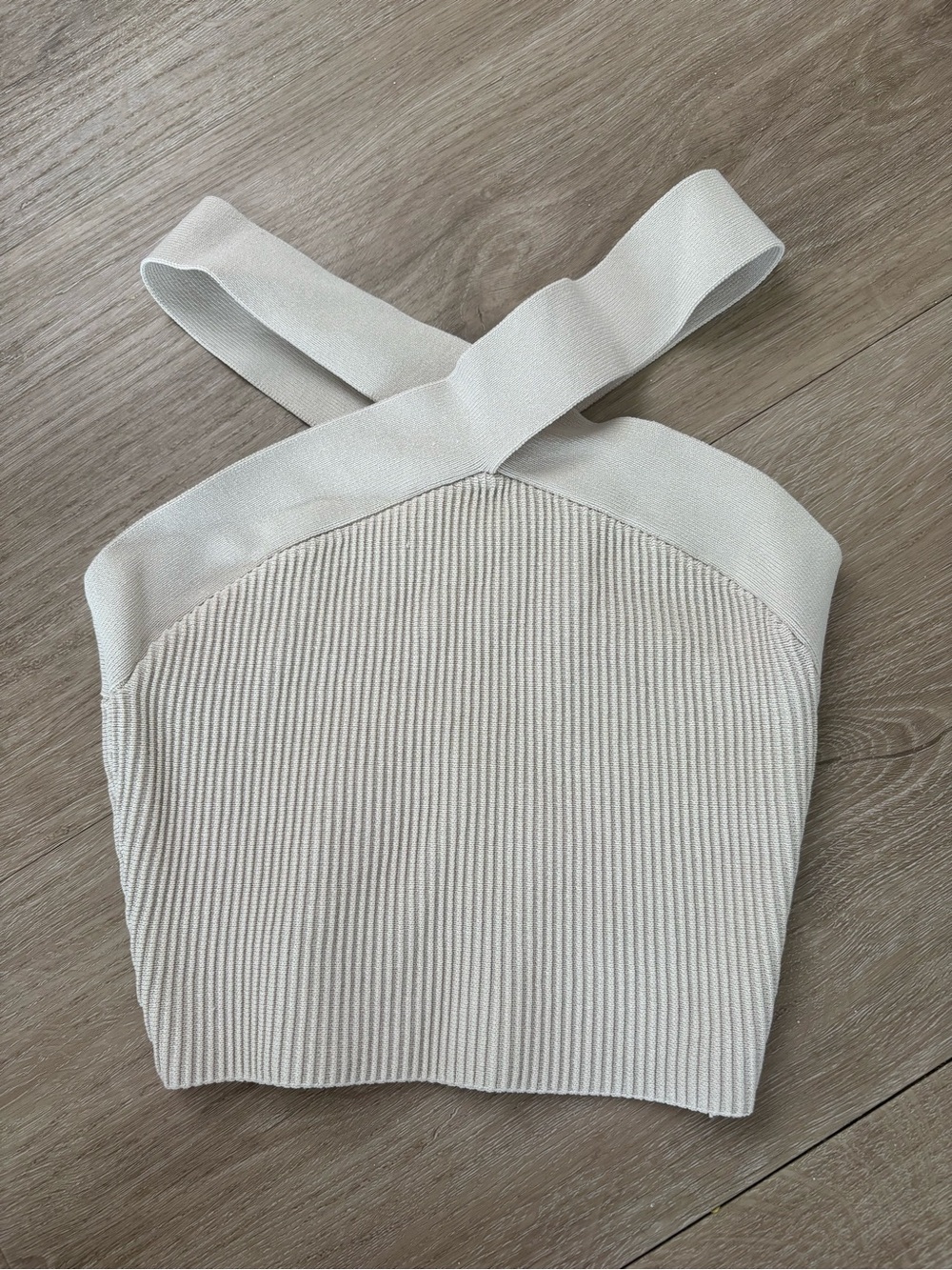 Aritzia Babaton Sculpt Knit Criss-Cross Cropped Tank.